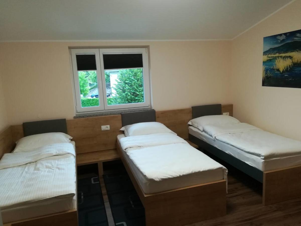 Hotel Gostilna S Prenocisci Pav à Rakek Extérieur photo
