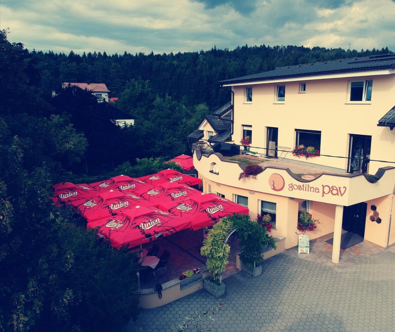 Hotel Gostilna S Prenocisci Pav à Rakek Extérieur photo